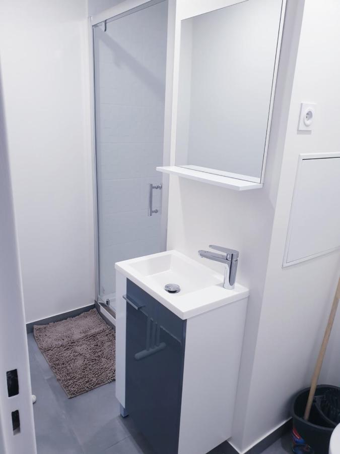 Big Flat Sea Vieuw 95 M2 5 Rooms Near Airport 5 Min Train 3 Min And Tram On Site, Beach 7 Min, 2 Showers And 2 Toilets , Neuf Grand Appartement 95 M2 5 Chambres Proche Aeroport 5 Min Train 3 Min Et Tramway Sur Place, Plage 7 Min 2 Douches Et 2 Wc Vue Nice Dış mekan fotoğraf
